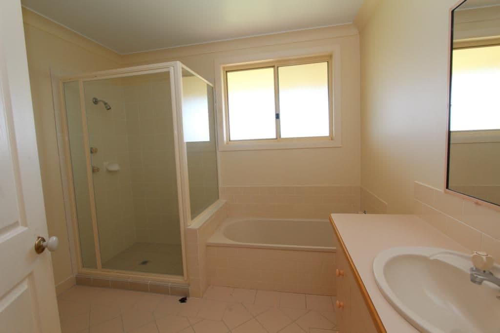 174 Cowper Street, TENTERFIELD NSW 2372, Tenterfield - Thumbnail 6