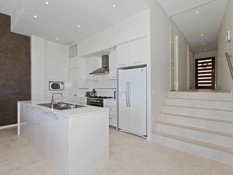 7 Saleya Drive, VARSITY LAKES QLD 4227, Varsity Lakes - Thumbnail 4