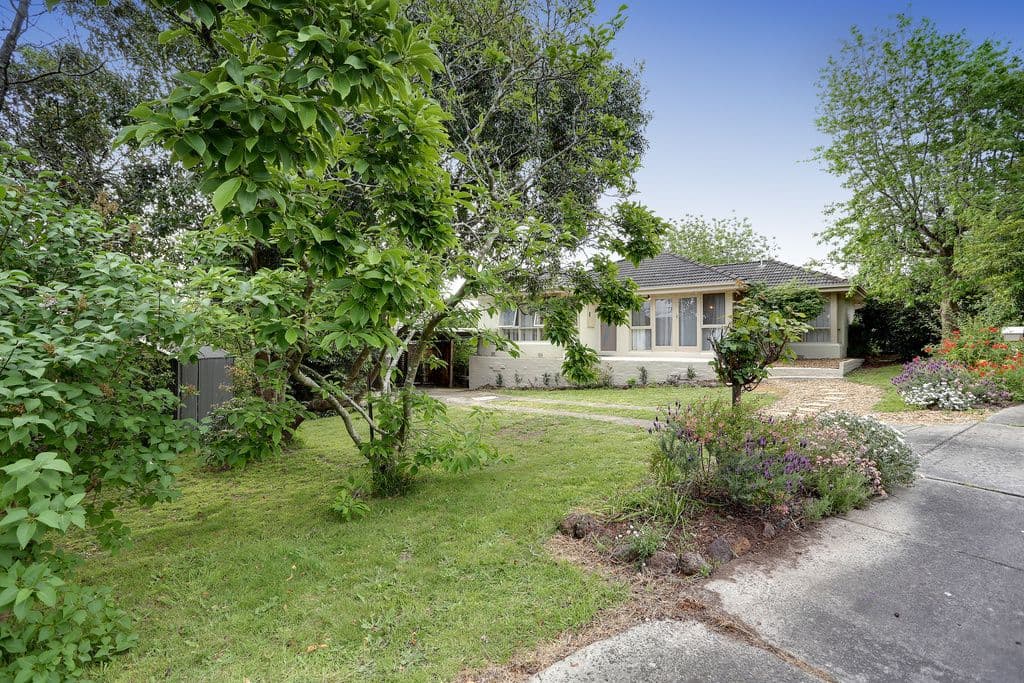 17 Burton Road, LILYDALE VIC 3140, Lilydale - Thumbnail 2
