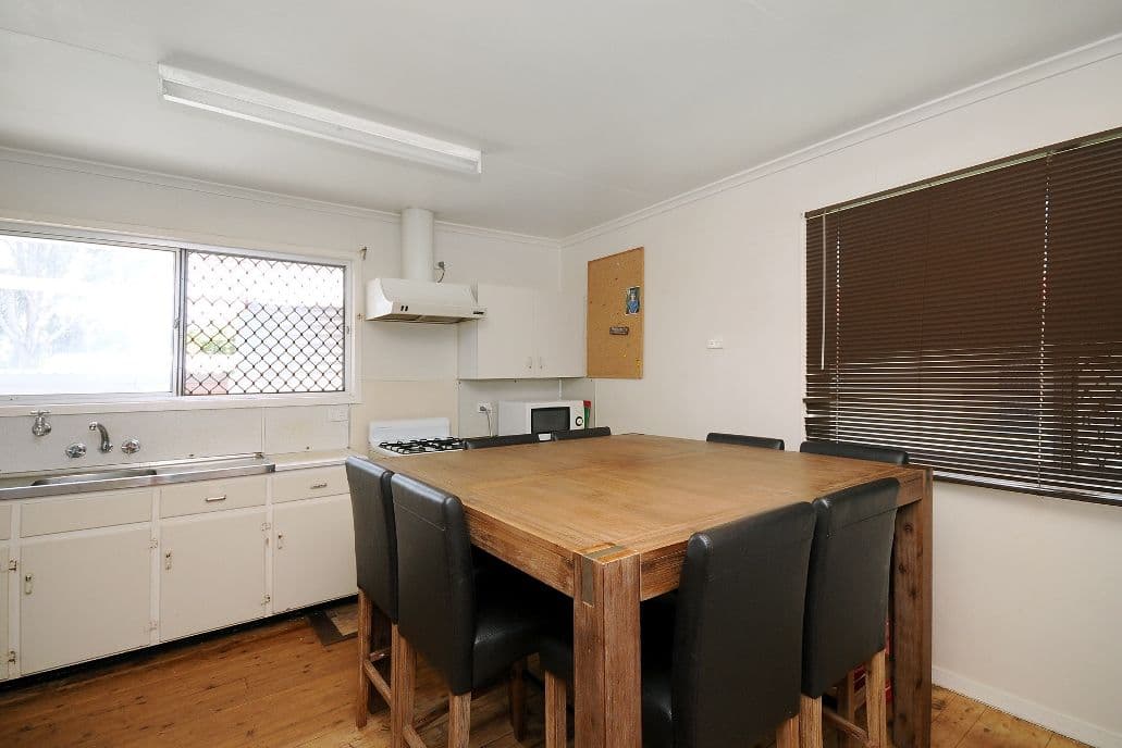 17 Delray Street, OAKEY QLD 4401, Oakey - Thumbnail 2