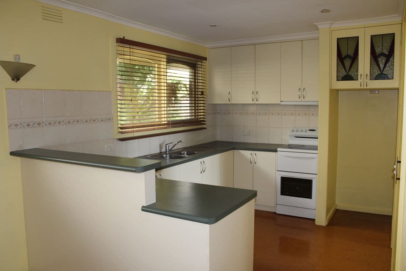 15 Hewett Court, Hamilton VIC 3300, Hamilton - Thumbnail 2
