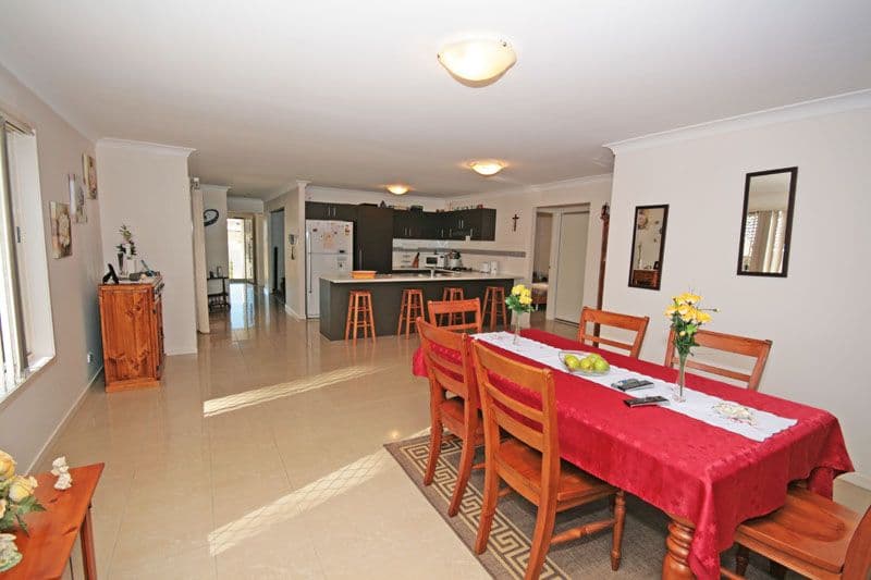 27 Nabeel Place, CALAMVALE QLD 4116, Calamvale - Thumbnail 2