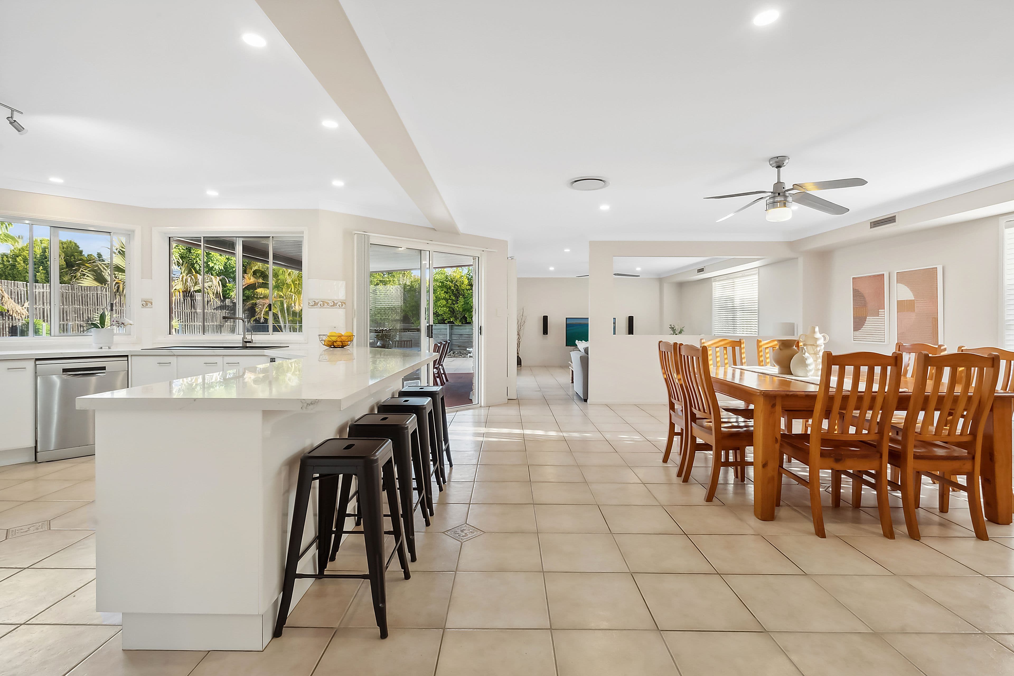 8 Hall Court, Upper Kedron QLD 4055, Upper Kedron - Thumbnail 4