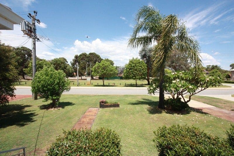 35 Edison Street, DIANELLA WA 6059, Dianella - Thumbnail 2