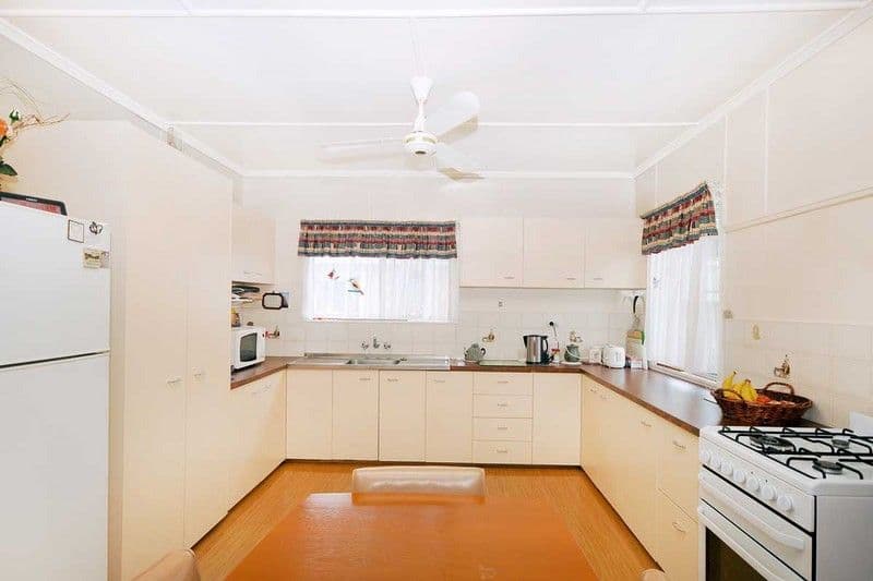 19 Merritt Street, HARRISTOWN QLD 4350, Harristown - Thumbnail 2
