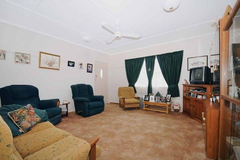 19 Merritt Street, HARRISTOWN QLD 4350, Harristown - Thumbnail 4