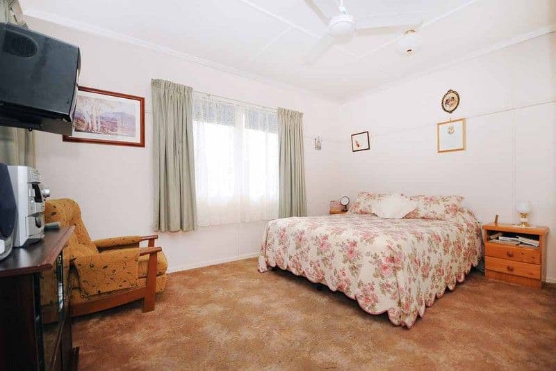 19 Merritt Street, HARRISTOWN QLD 4350, Harristown - Thumbnail 5