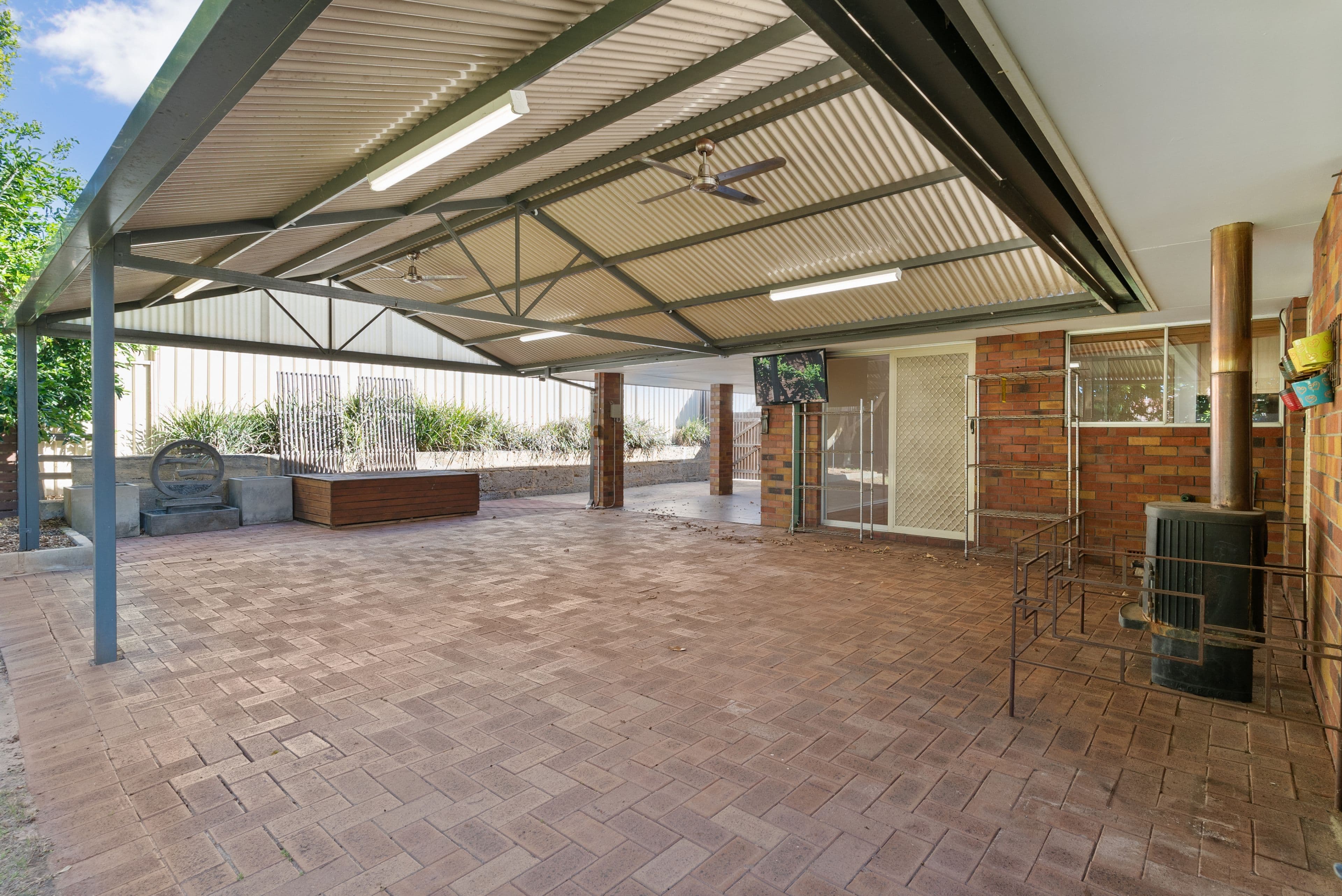 122 Hume Road, Thornlie WA 6108, Thornlie - Thumbnail 3