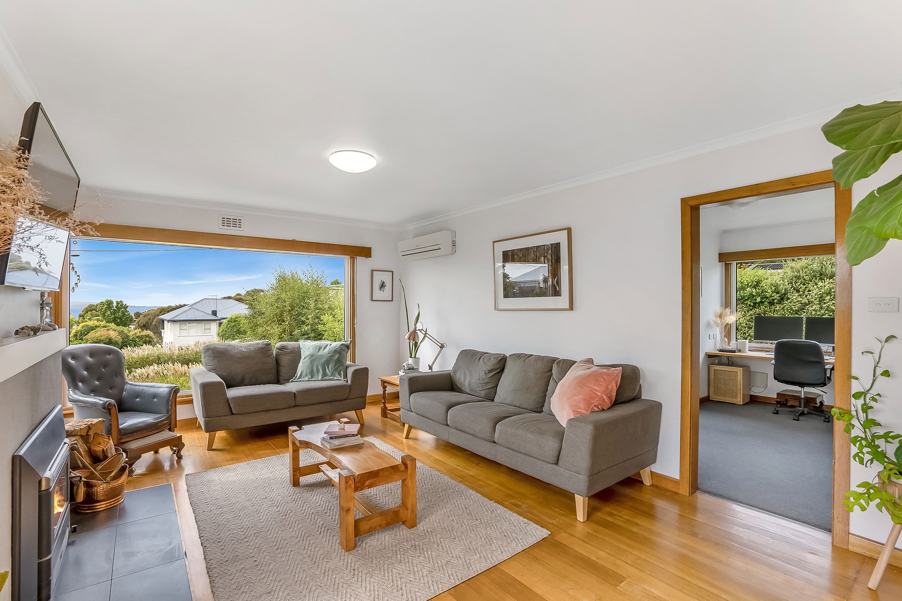 251 Roslyn Avenue, Blackmans Bay TAS 7052, Blackmans Bay - Thumbnail 2