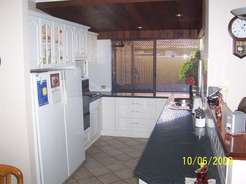 18  Hyland Way, WILSON WA 6107, Wilson - Thumbnail 2