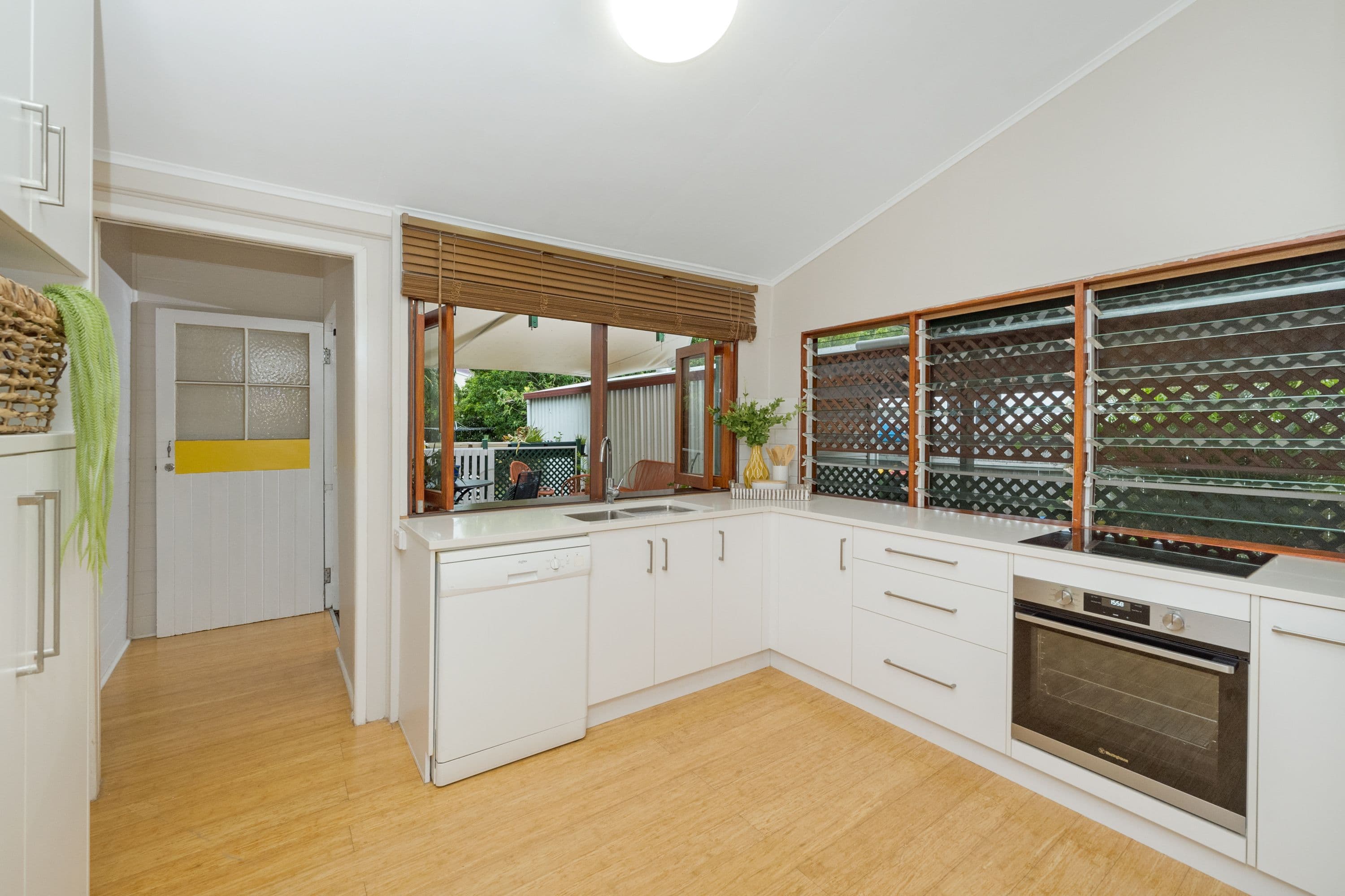 10 Maryvale Street, West End QLD 4810, West End - Thumbnail 3