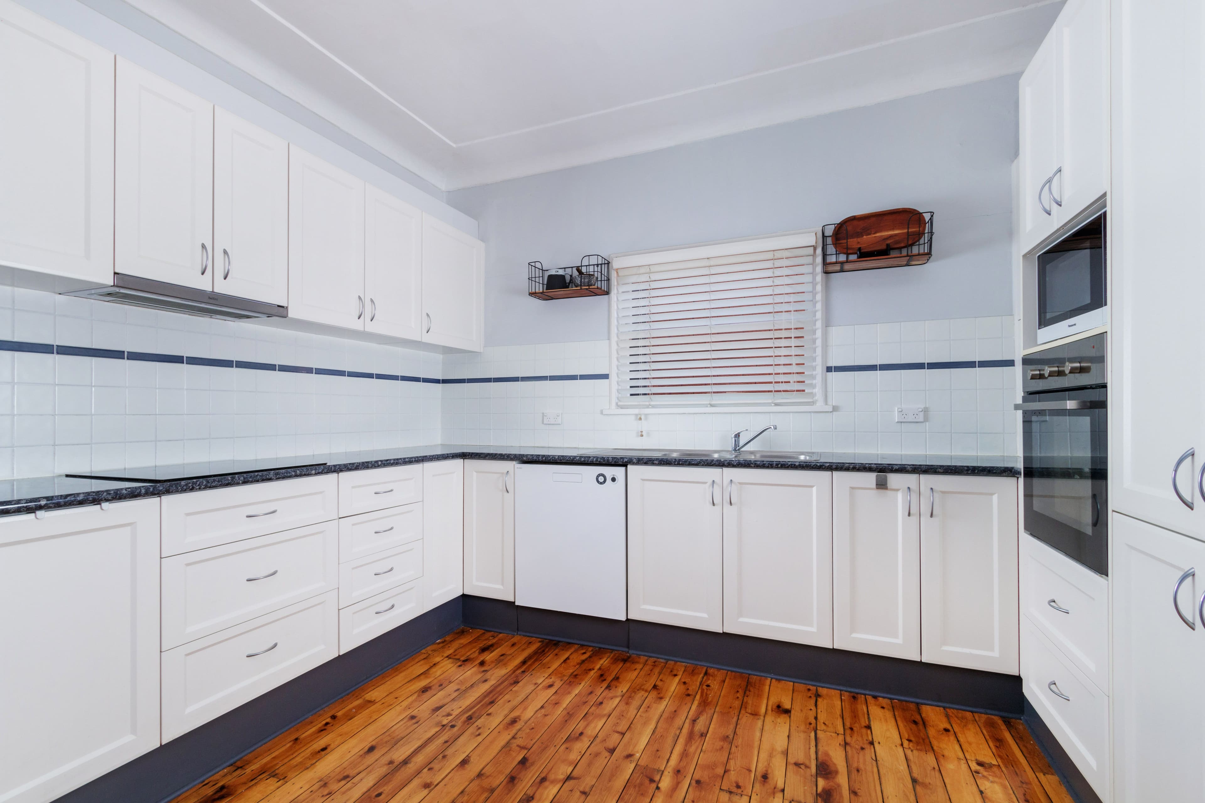 24 Bailey Parade, Peakhurst NSW 2210, Peakhurst - Thumbnail 3