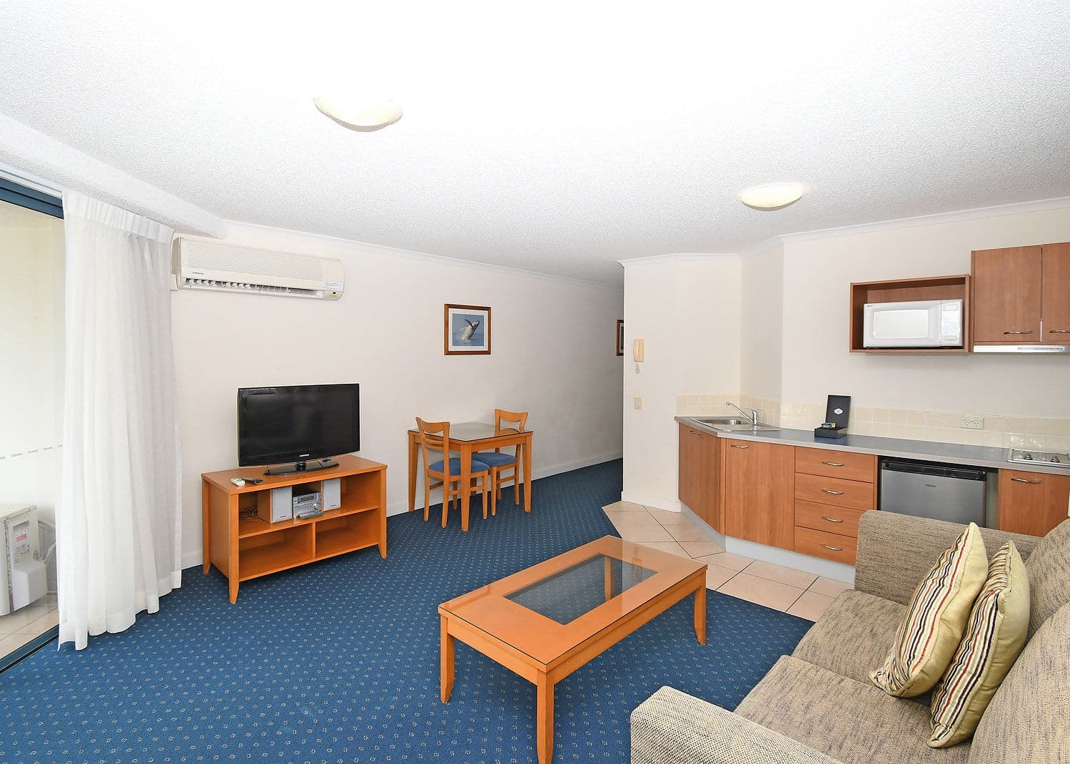 Unit 301 Mantra Resort, Buccaneer Drive, Urangan QLD 4655, Urangan - Thumbnail 4
