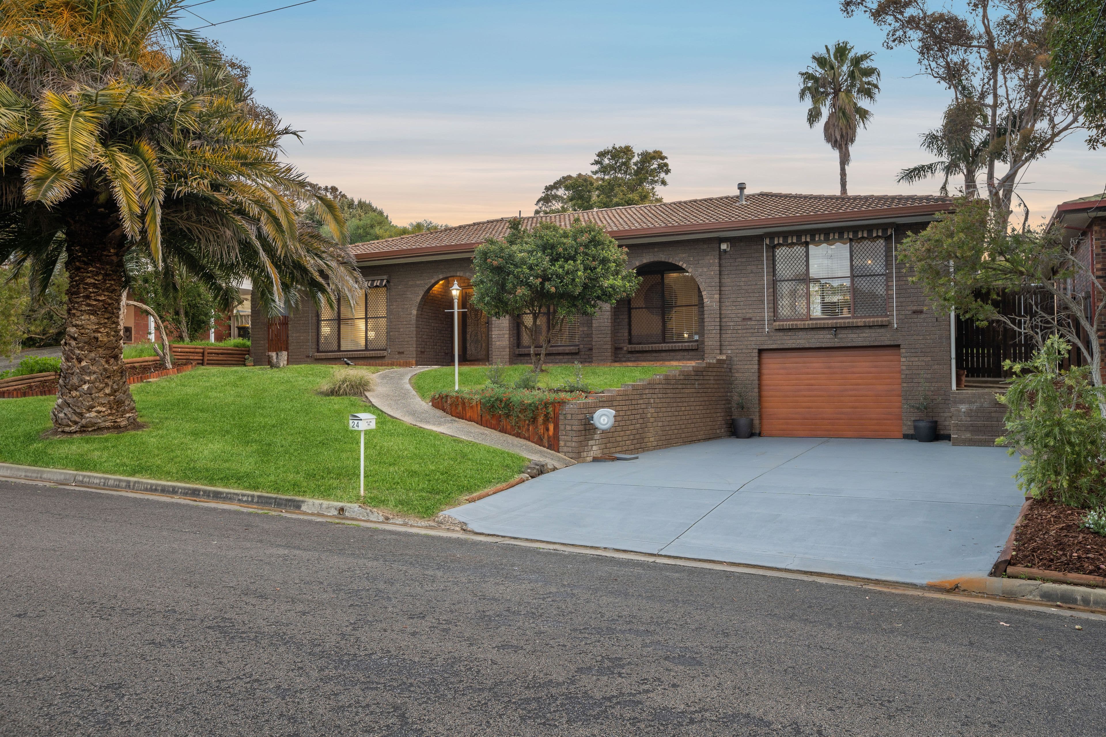 24 Elmgrove Street, Aberfoyle Park SA 5159, Aberfoyle Park - Thumbnail 2