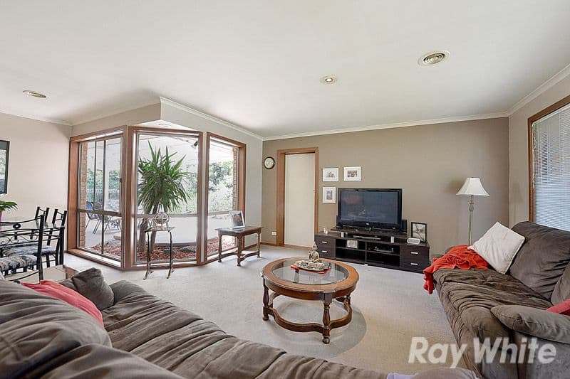31 Watermoor Avenue, KILSYTH SOUTH VIC 3137, Kilsyth South - Thumbnail 2