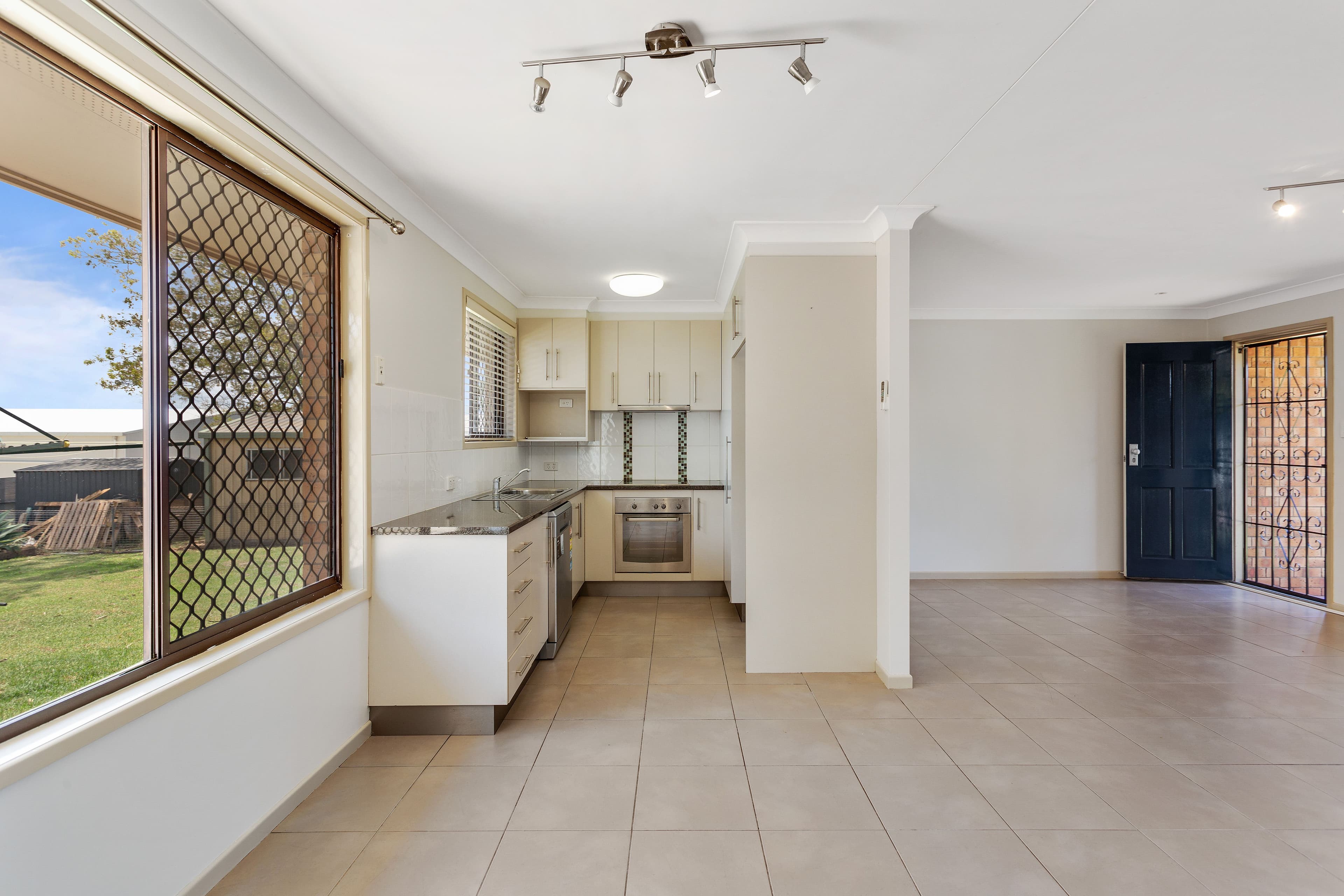 27 Arabian Street, Harristown QLD 4350, Harristown - Thumbnail 3