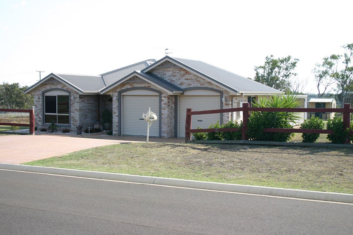 3 Lauren Court, GLENVALE QLD 4350, Glenvale - Image 1
