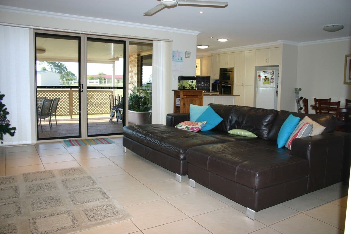 3 Lauren Court, GLENVALE QLD 4350, Glenvale - Thumbnail 3