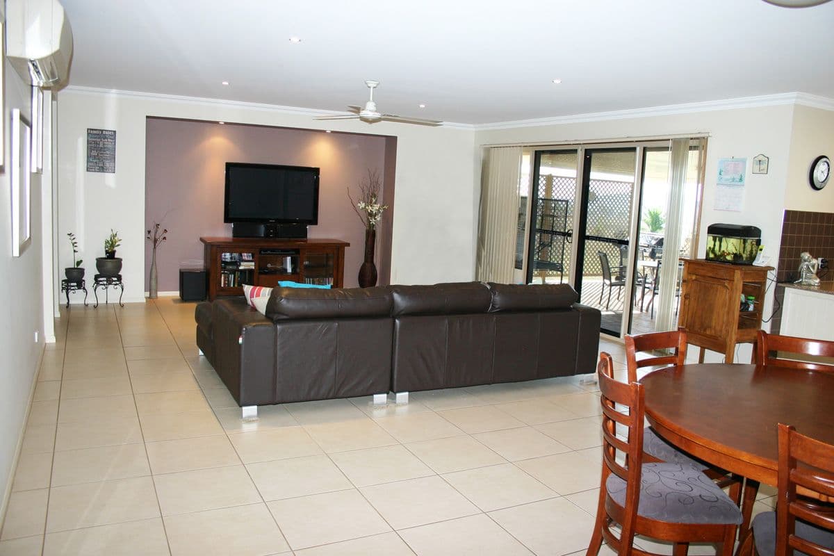 3 Lauren Court, GLENVALE QLD 4350, Glenvale - Thumbnail 4