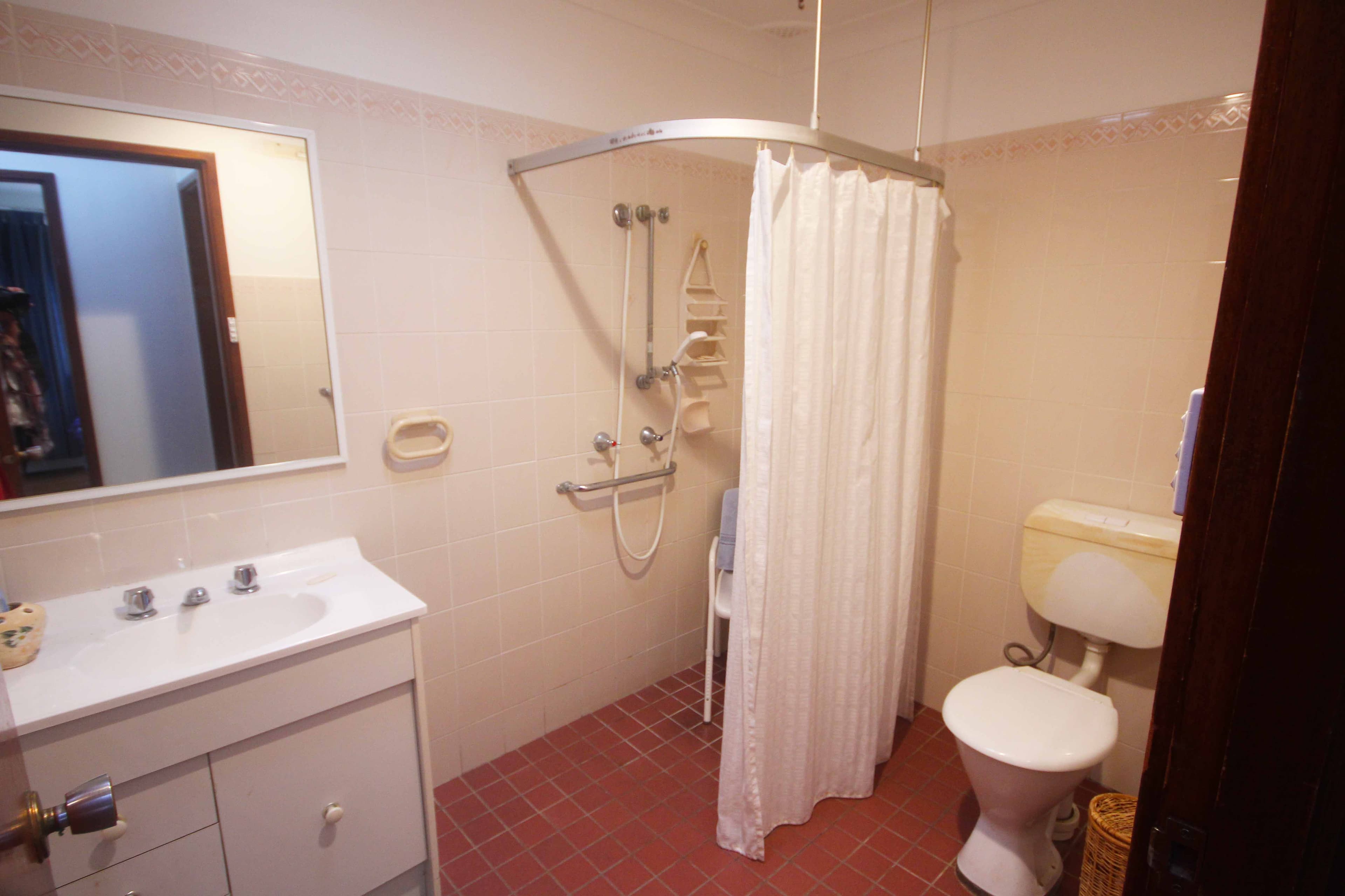 1 Burrendong Road, Leumeah NSW 2560, Leumeah - Thumbnail 7