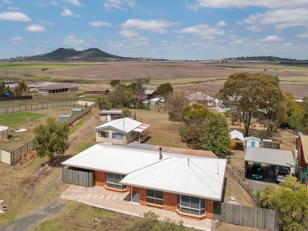 25 Catherine Crescent, KINGSTHORPE QLD 4400, Kingsthorpe - Image 1