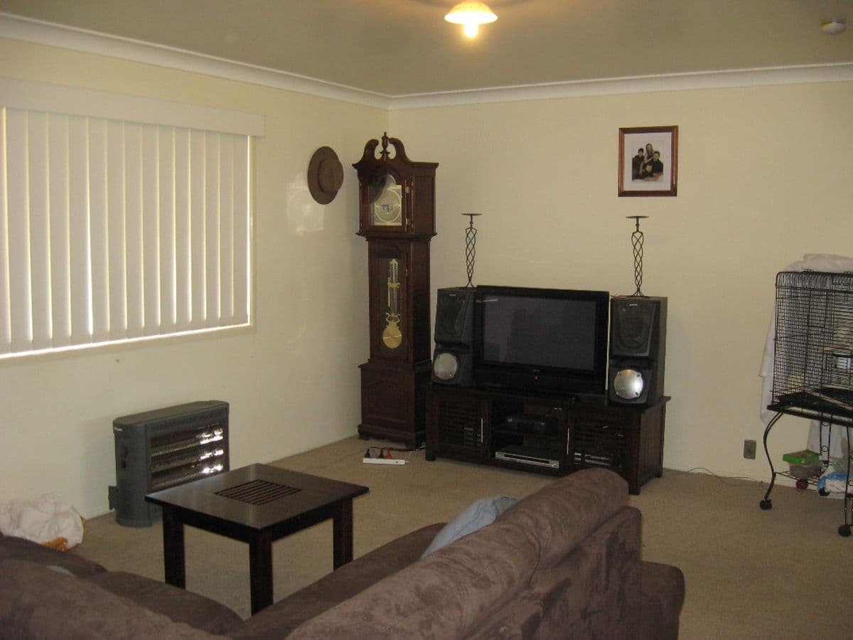 8 Cooper Avenue, OAKEY QLD 4401, Oakey - Thumbnail 2