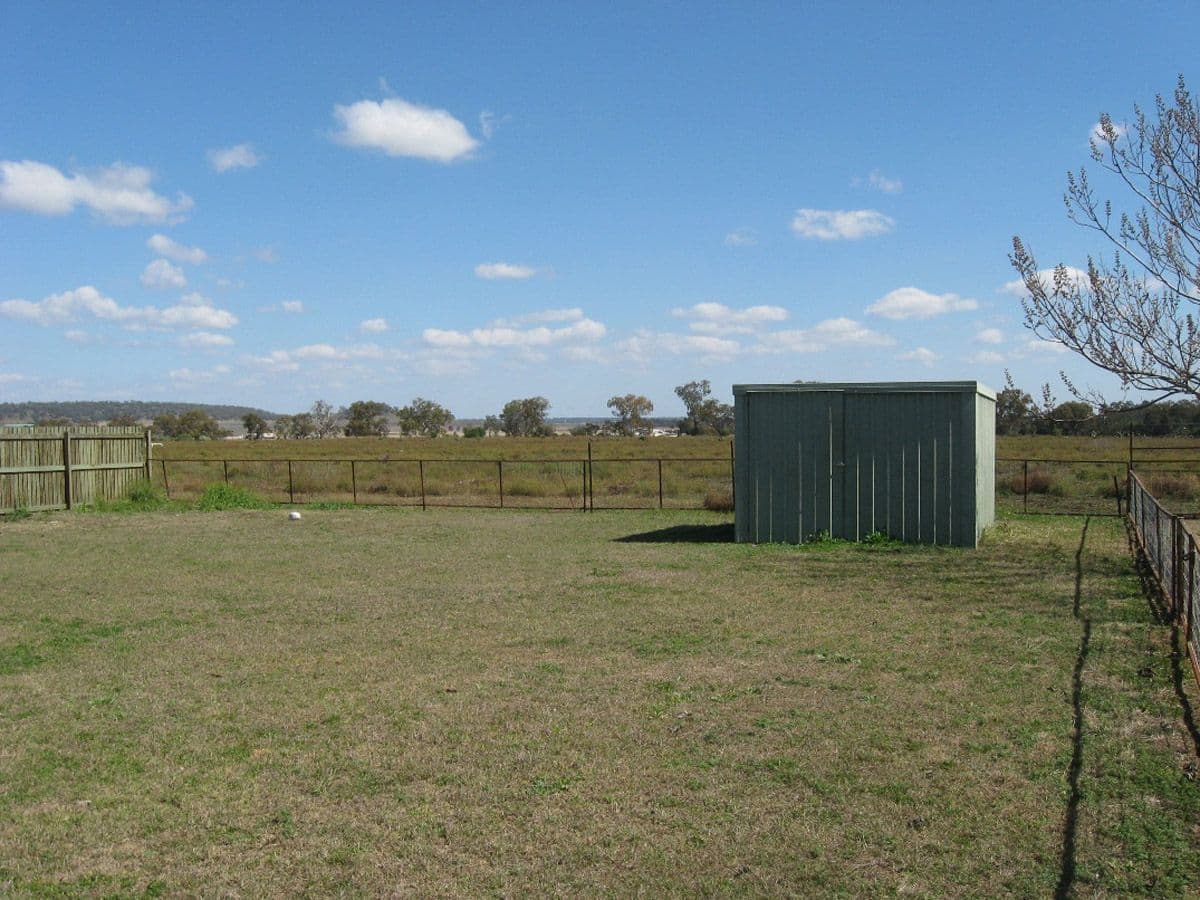 8 Cooper Avenue, OAKEY QLD 4401, Oakey - Thumbnail 6