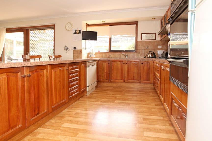 14 Chippendale Terrace, BURWOOD EAST VIC 3151, Burwood East - Thumbnail 2