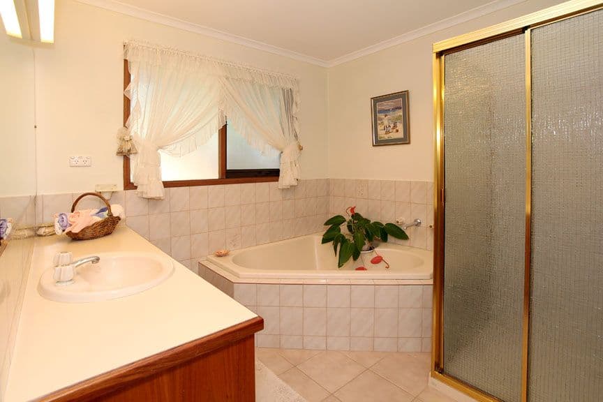 14 Chippendale Terrace, BURWOOD EAST VIC 3151, Burwood East - Thumbnail 7