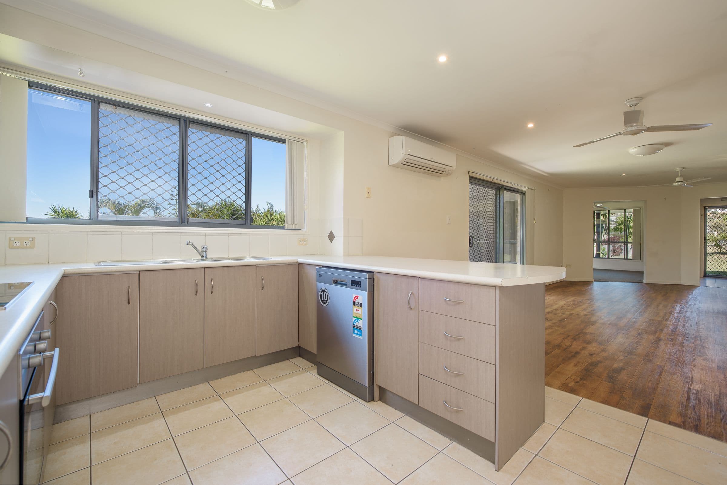 12 Jenolan Court, New Auckland QLD 4680, New Auckland - Thumbnail 7