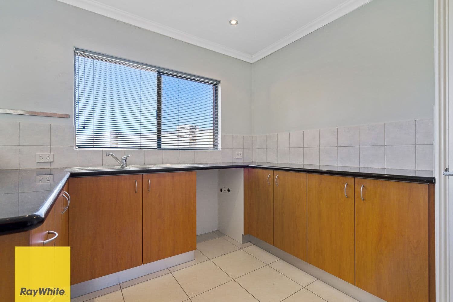 8A Selhurst Way, Balga WA 6061, Balga - Thumbnail 6