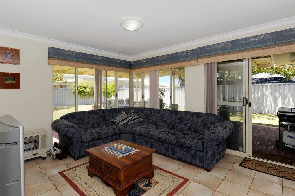 1 Palm Drive, WARNBRO WA 6169, Warnbro - Thumbnail 2