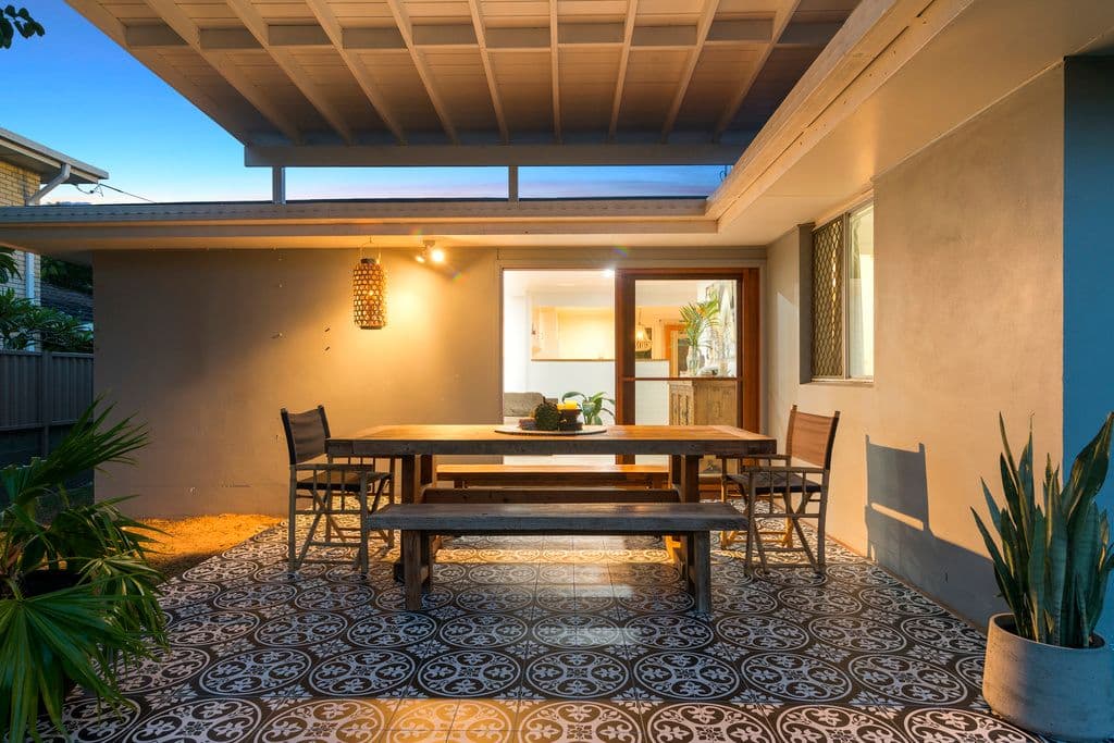 6 Kallara Street, Tugun QLD 4224, Tugun - Thumbnail 2