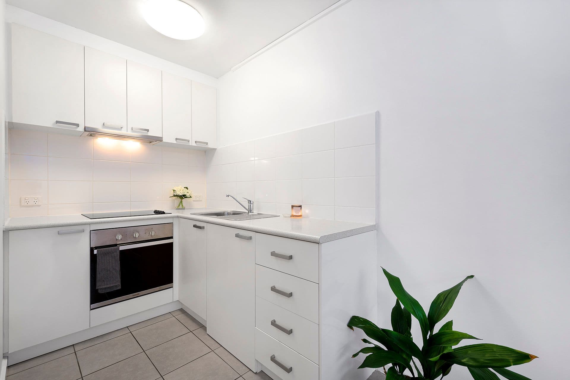 84 Latrobe Street, Mentone VIC 3194, Mentone - Thumbnail 3