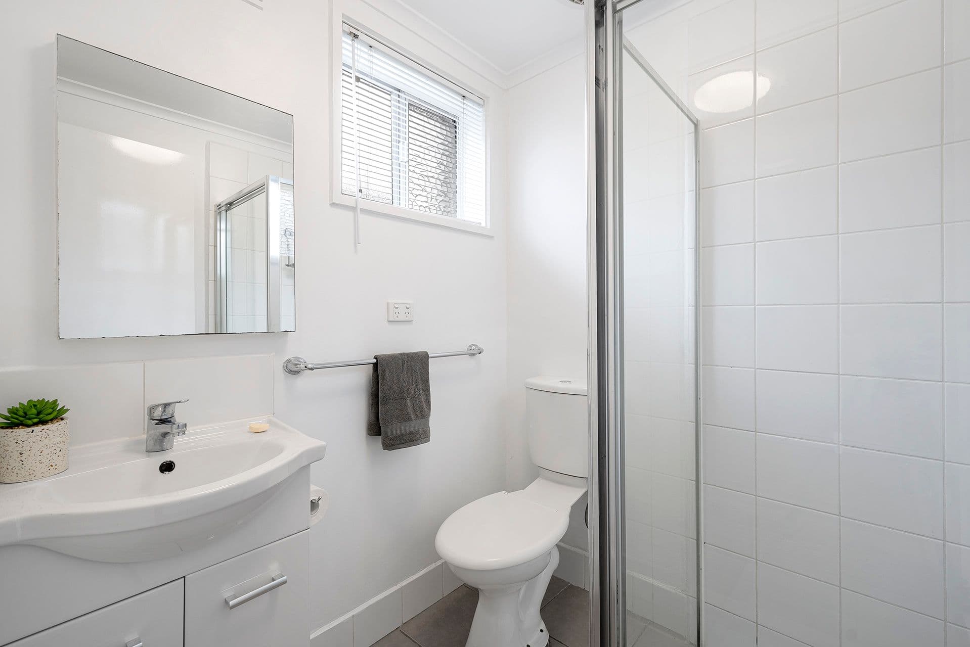 84 Latrobe Street, Mentone VIC 3194, Mentone - Thumbnail 6
