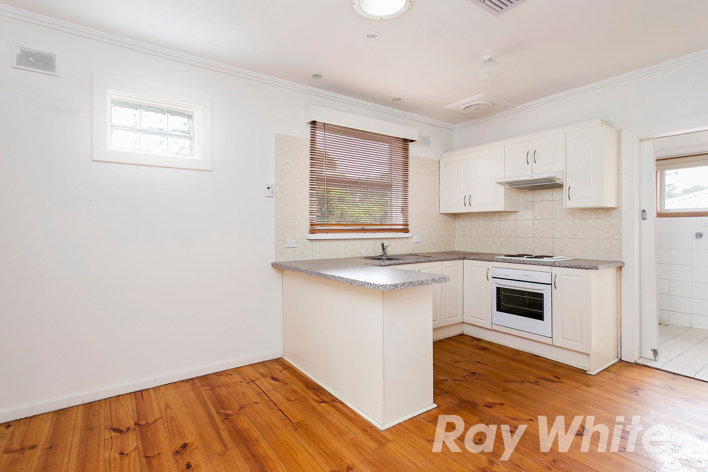 16 Nicholas Drive, Tea Tree Gully SA 5091, Tea Tree Gully - Thumbnail 4