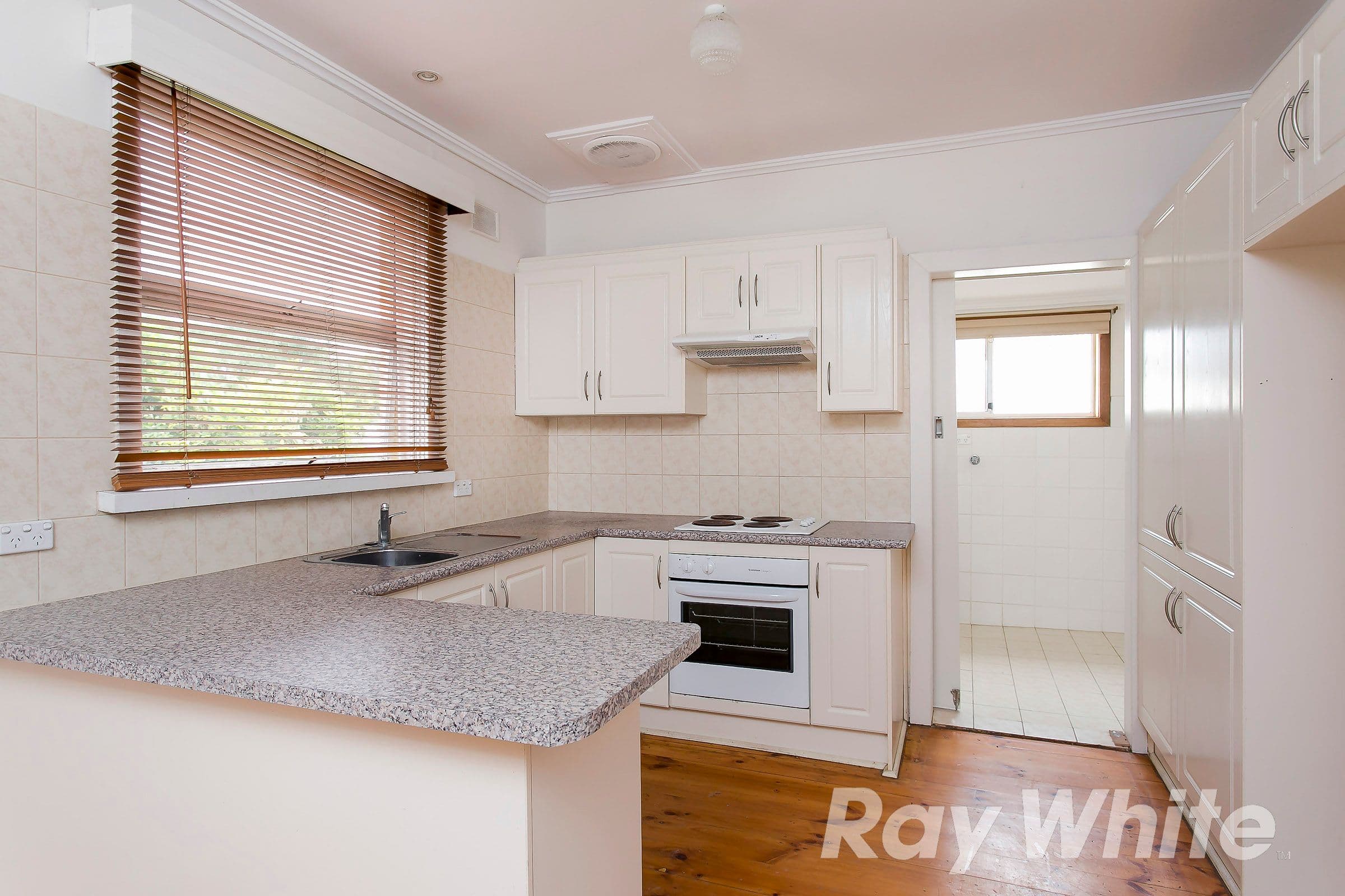 16 Nicholas Drive, Tea Tree Gully SA 5091, Tea Tree Gully - Thumbnail 5