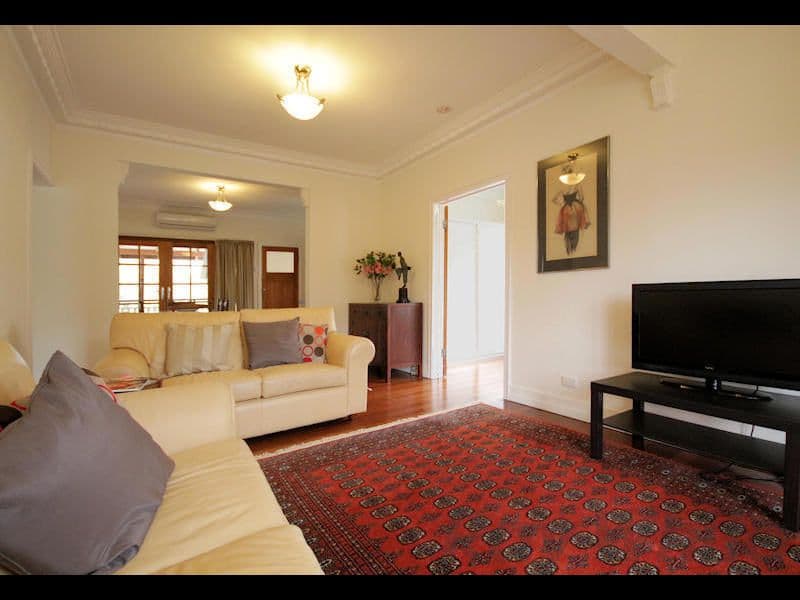 8 Perrett Street, BUNDAMBA QLD 4304, Bundamba - Thumbnail 2