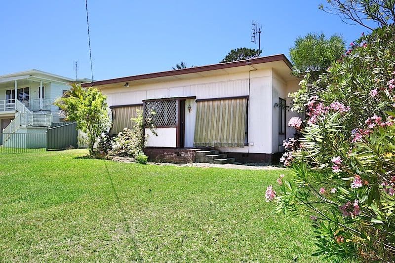16 Penguins Head Road, Culburra Beach - Image 1