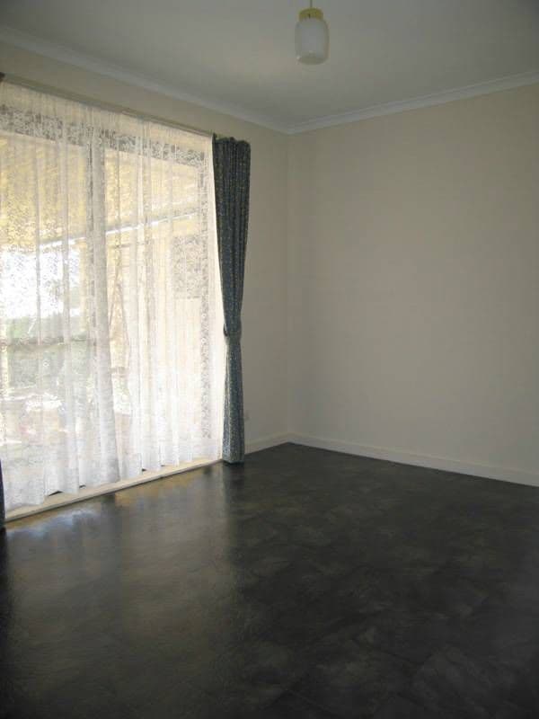 47 McKenzie Crescent, GULFVIEW HEIGHTS SA 5096, Gulfview Heights - Thumbnail 3
