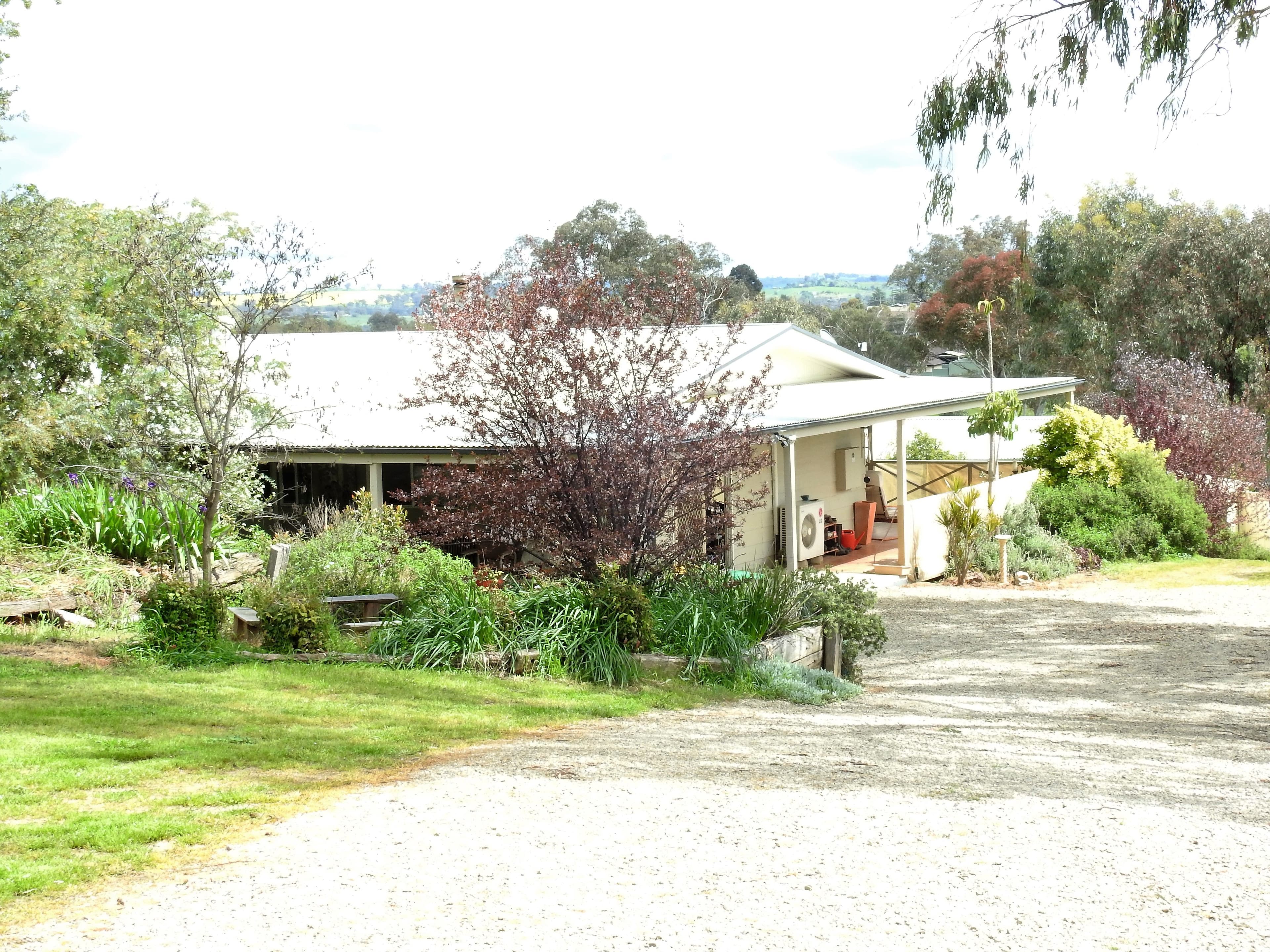 87 Elizabeth Street, Young - Image 1