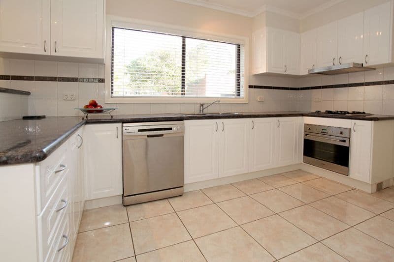 3 Brazilia Drive, GLEN WAVERLEY VIC 3150, Glen Waverley - Thumbnail 2