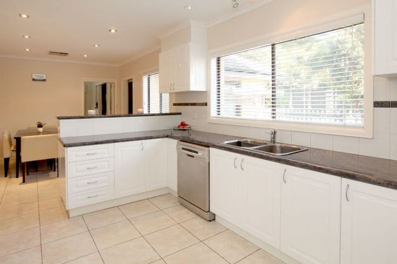 3 Brazilia Drive, GLEN WAVERLEY VIC 3150, Glen Waverley - Thumbnail 3