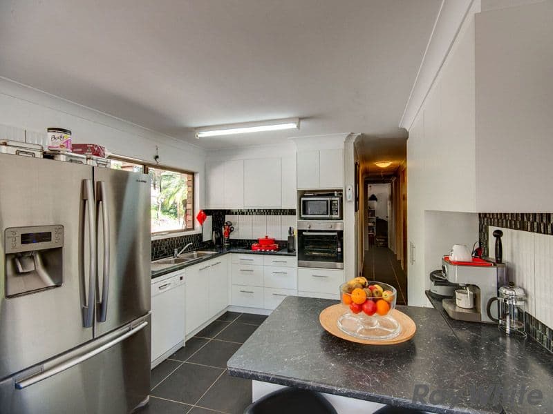 6 Tarnee Street, FERNY HILLS QLD 4055, Ferny Hills - Thumbnail 2