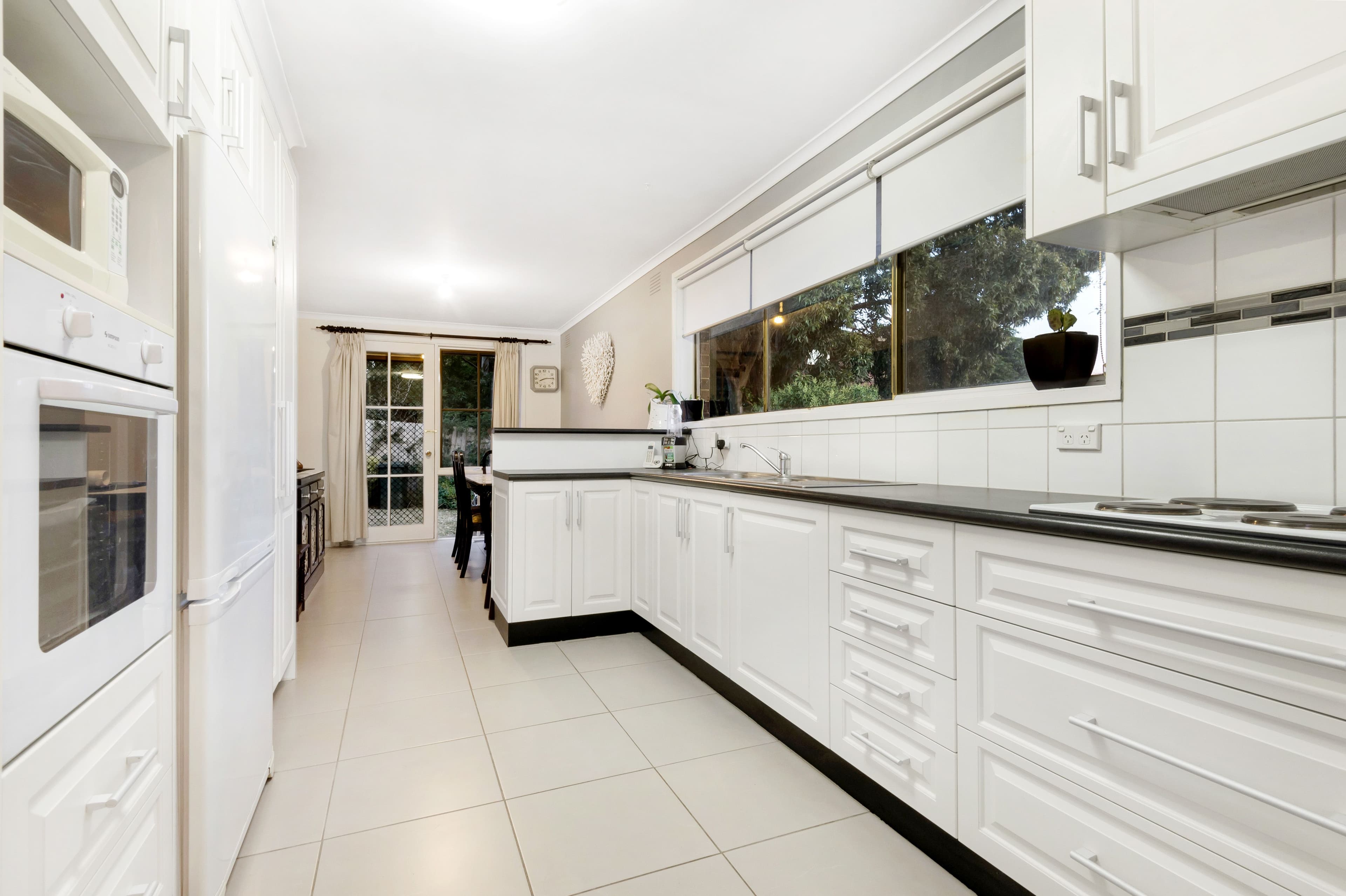 4 Olga Place, Daglish - Thumbnail 2