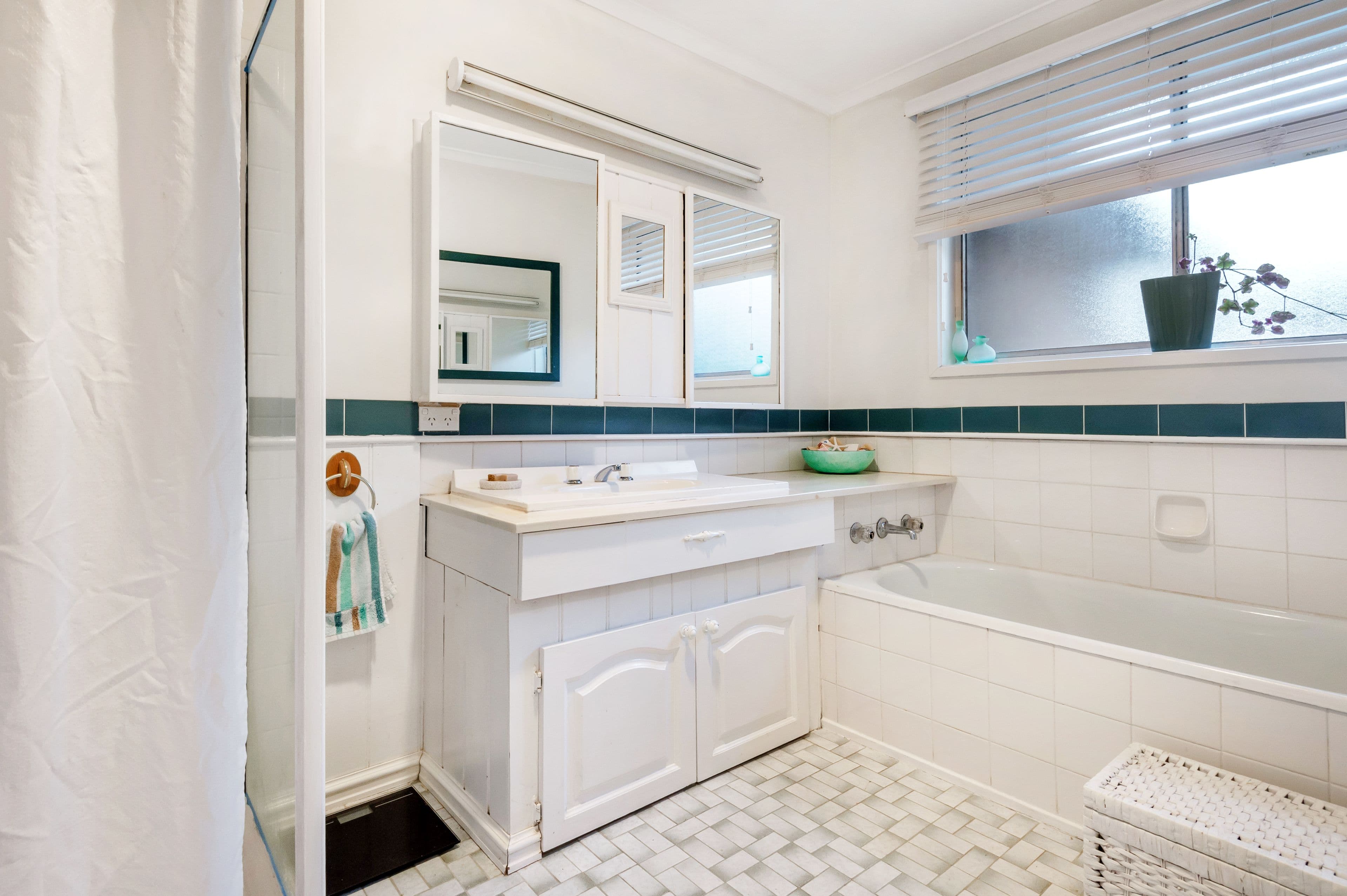 4 Olga Place, Daglish - Thumbnail 6