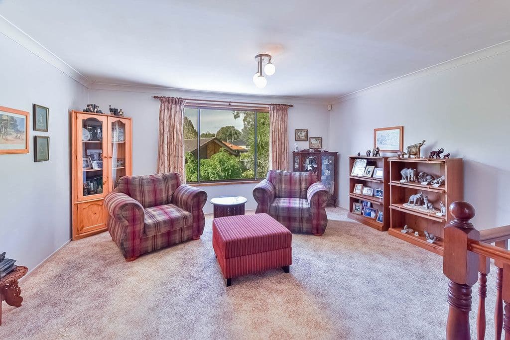 260 The Parkway, Bradbury - Thumbnail 4