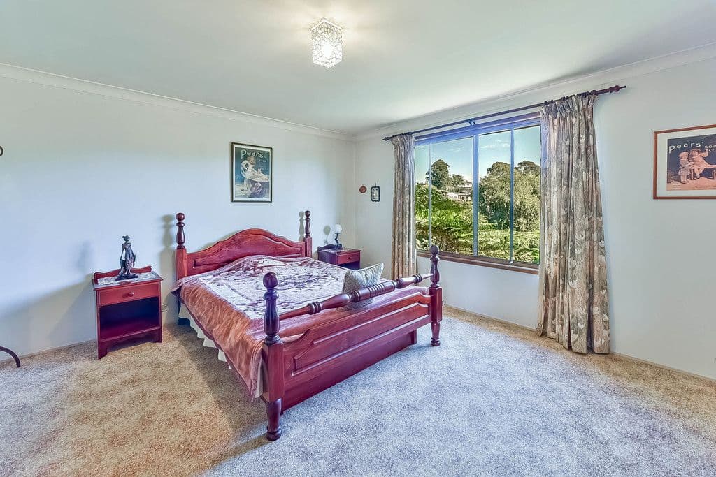 260 The Parkway, Bradbury - Thumbnail 6
