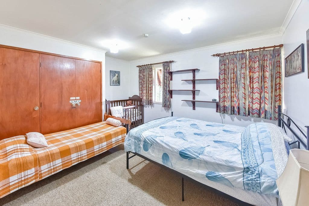 260 The Parkway, Bradbury - Thumbnail 8
