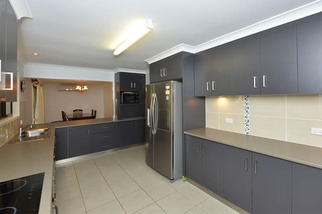 16 Regent Street, DARLING HEIGHTS QLD 4350, Darling Heights - Thumbnail 3